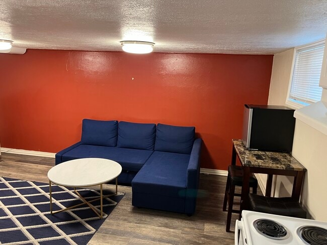 Photo - 502.5 Gladstone