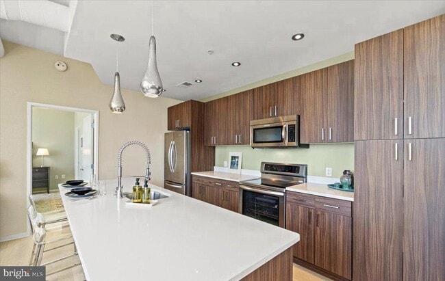 Building Photo - 3409 Wilson Blvd Unit 707