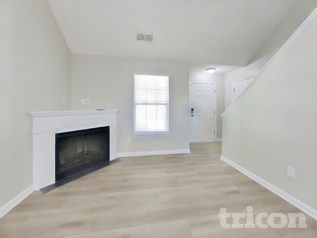 Photo - 225 Lossie Ln