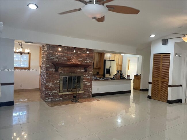 Photo - 258 SW 1st Ct