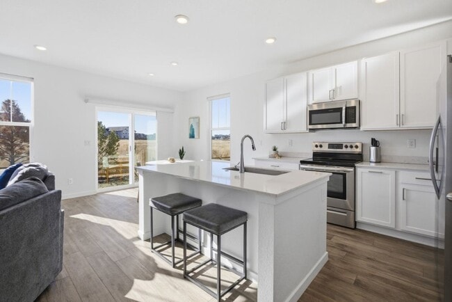 Photo - 930 Thinleaf Ln