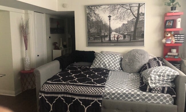 Building Photo - 3705 W Belden Ave Unit Garden