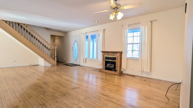 Photo - 709 W Kenilworth Ave