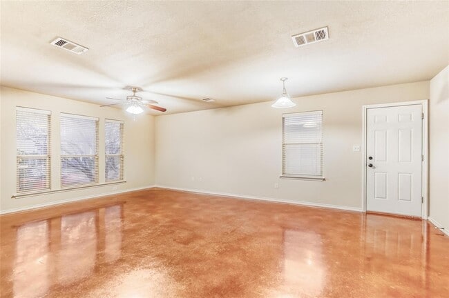 Photo - 4620 Best Way