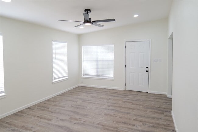 10822 Mayfield Dr