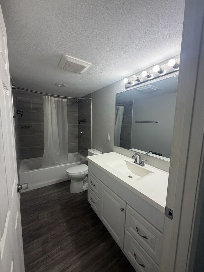 Photo - 1407 Bridge Ave Unit 2