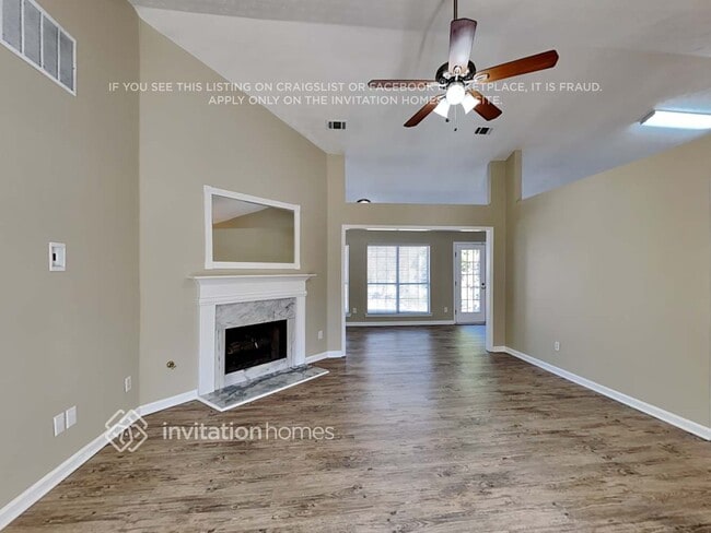 Photo - 1679 Crestfield Ln NW