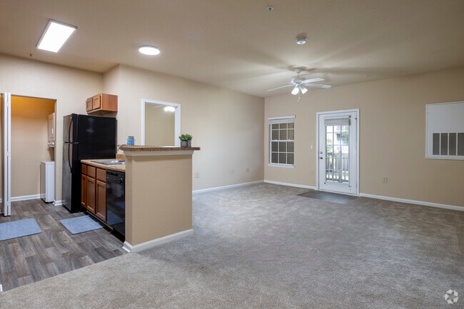 2 BR, 2BA - 908 SF - Kitchen / Living Room