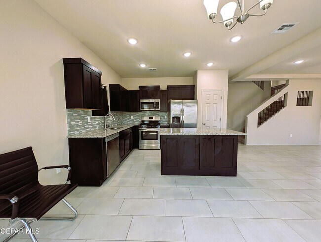 616 Rafael Marmolejo St