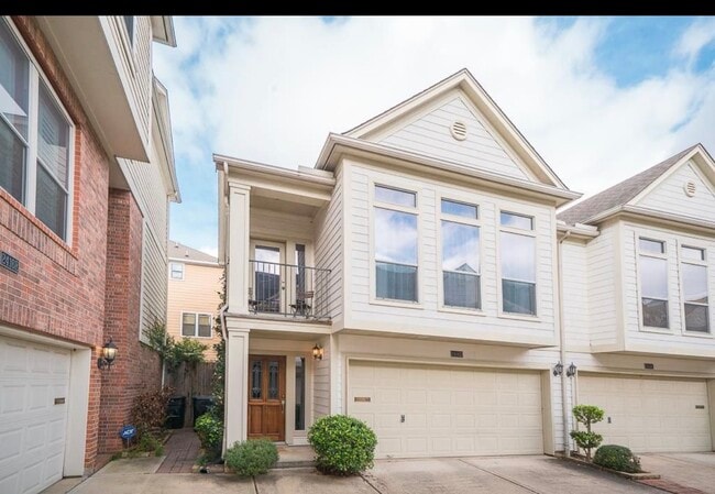 Building Photo - 2416 Charleston St