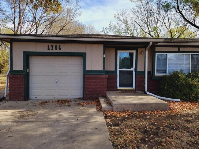 Photo - 1744 S Lark Ln