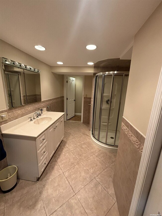 Photo - 50-37-50195 195th St