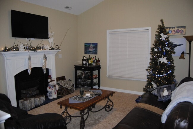 Photo - 210 Twilight Dr