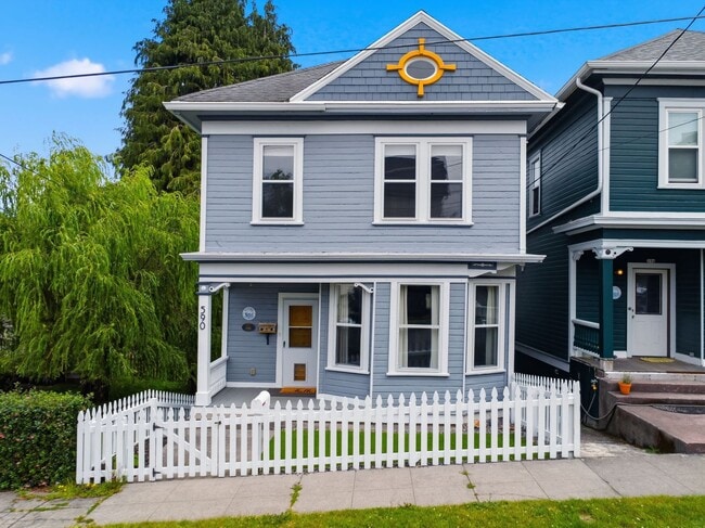 Building Photo - 590 17th St