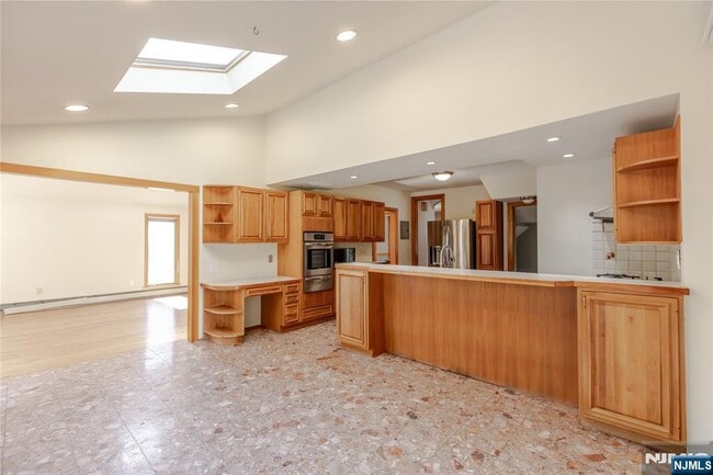 Photo - 129 Boulevard