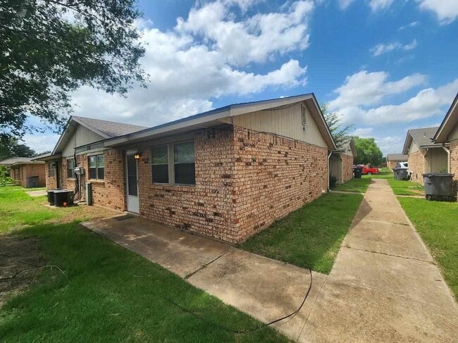 Photo - 7938 NW Crossland Cir