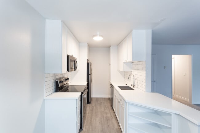 Kitchen - Beau on Bundy