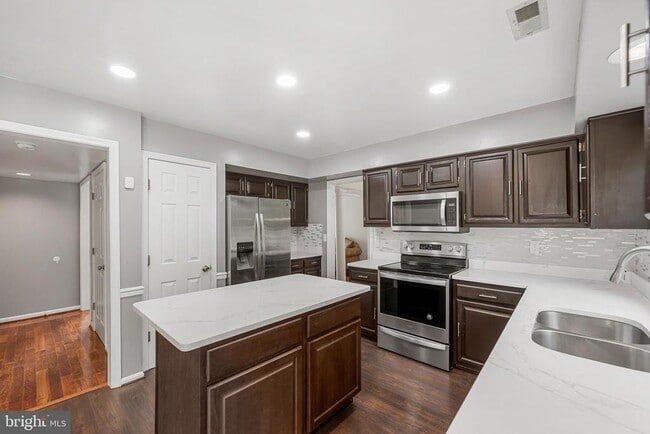Building Photo - 2985 Marsh Hawk Dr