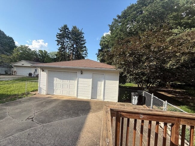 Photo - 2125 Brentwood Dr