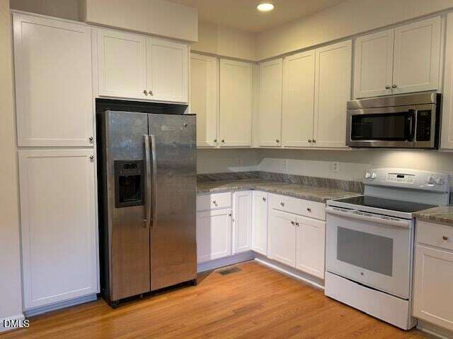 Photo - 311 Columbia Pl E