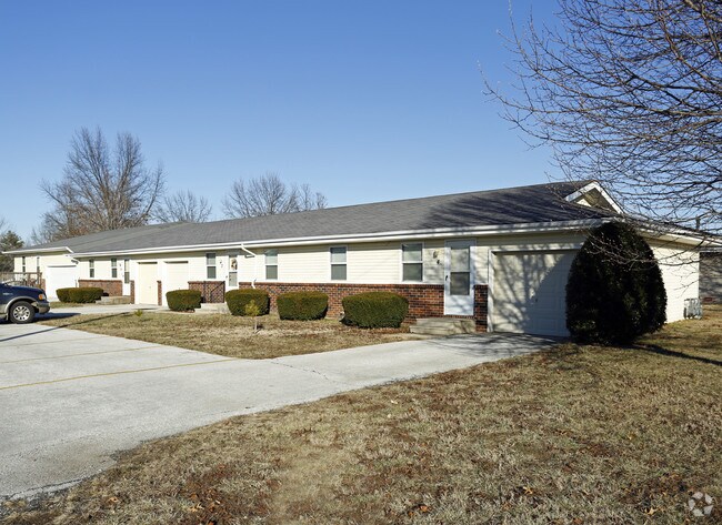 Meadowview Manor - Meadowview Manor Apartments