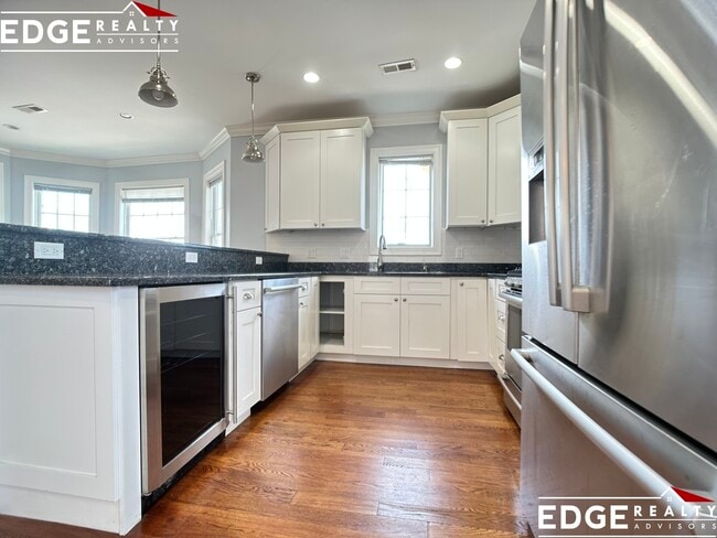 Building Photo - 4 Langley Rd Unit 2