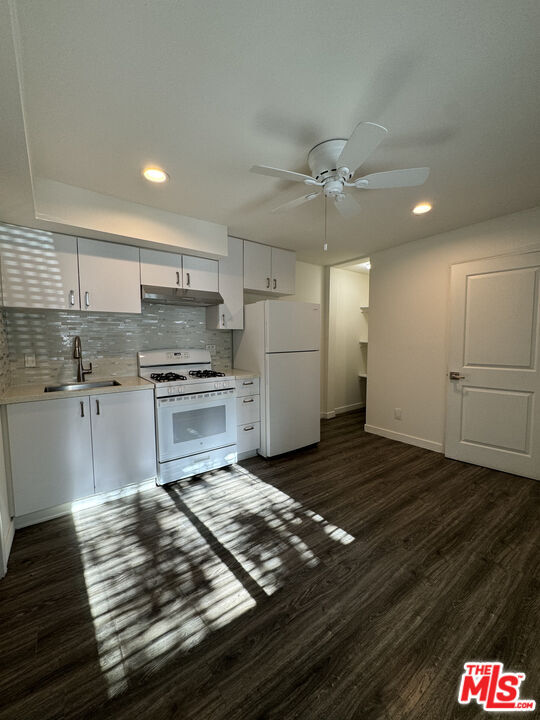 Photo - 5813 Harold Way