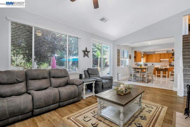 Photo - 2913 Haddington Ct