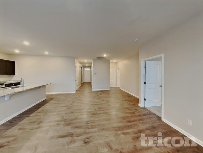 Photo - 1122 Woodbridge Blvd