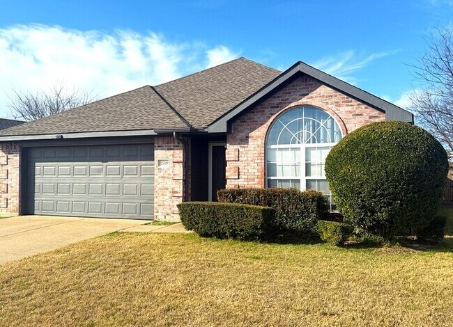 Photo - Welcome home to this spacious 3-bedroom, 2-bath home offering approximately 1,763 square feet of ...