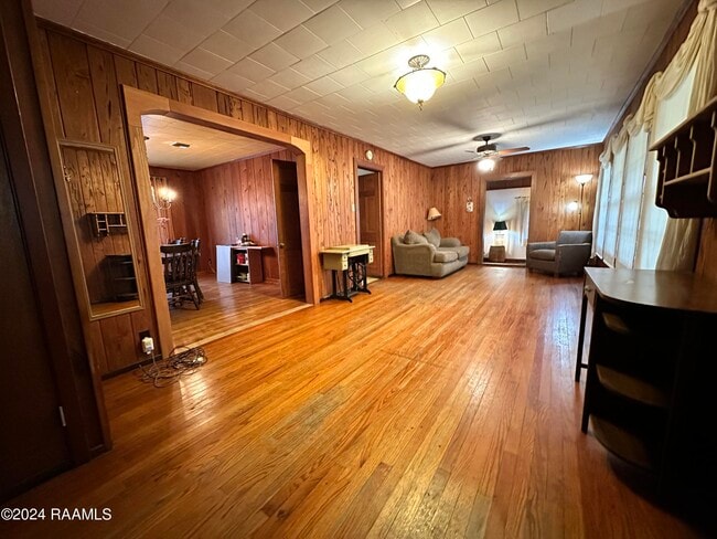 Photo - 115 Fallbrook Ave