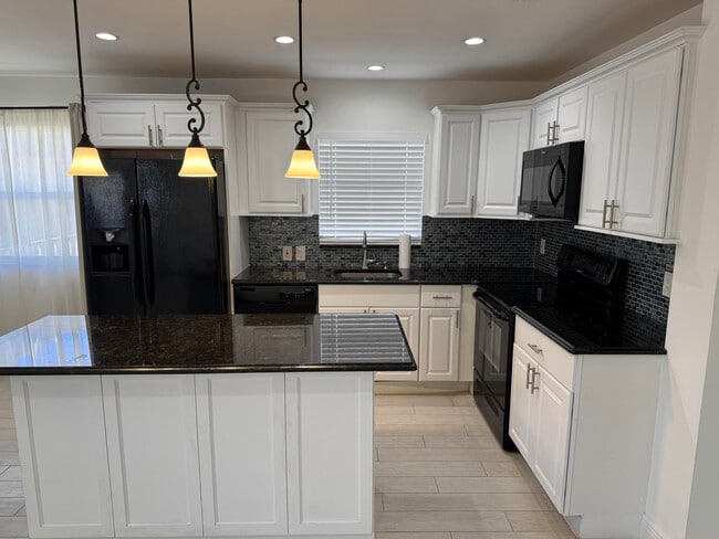 Building Photo - 669 Monaco Ct