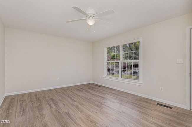 Photo - 806 Primrose St