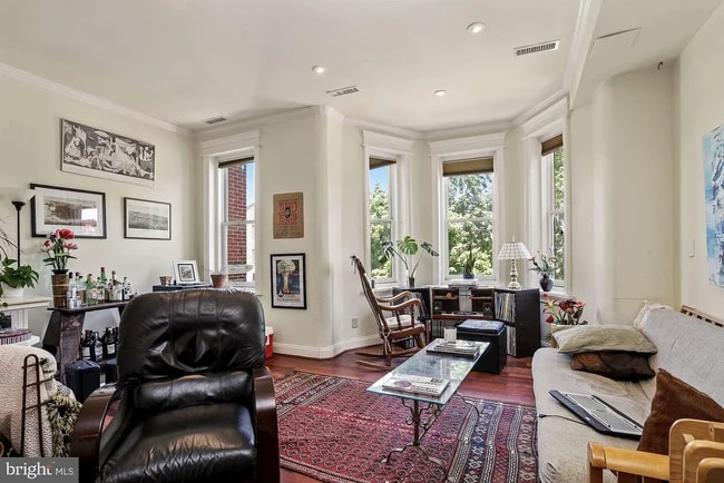 Photo - 506 M St NW Unidad 2