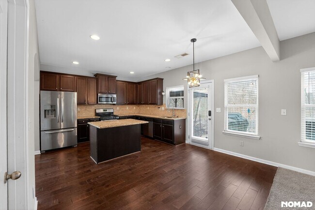 Photo - 1154 Paramount Dr