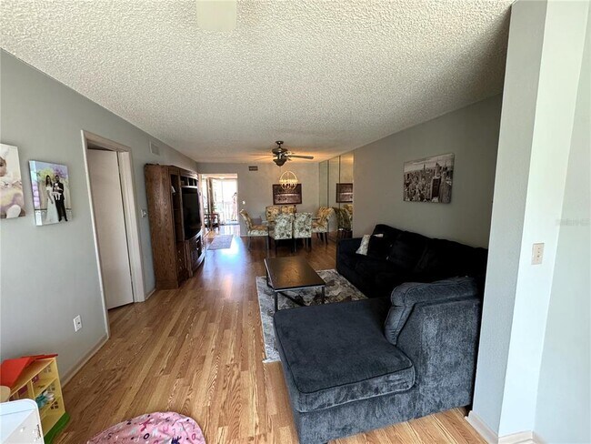 Photo - 1753 Belleair Forest Dr Unidad D7