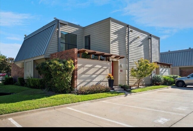 Building Photo - 3919 Buena Vista St Unit B