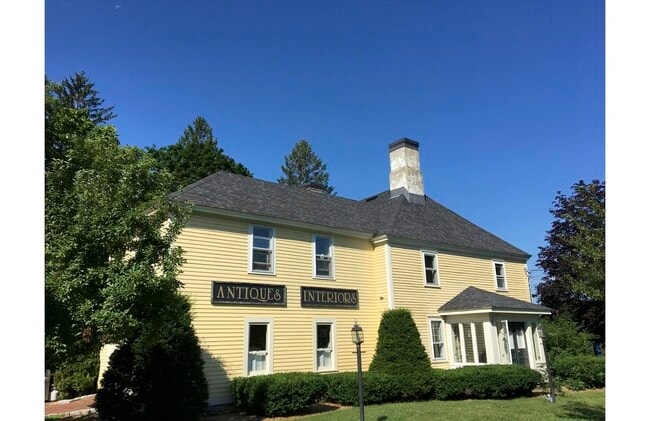 156 Portsmouth Ave