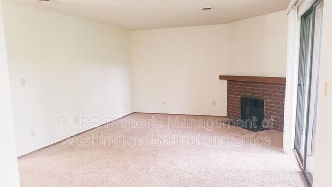 Photo - 320 Elwood Ct