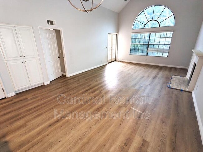 Photo - 130 Monterey Rd Unidad #319