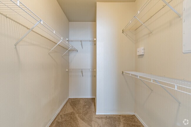 2BR, 2BA - 988 SF
