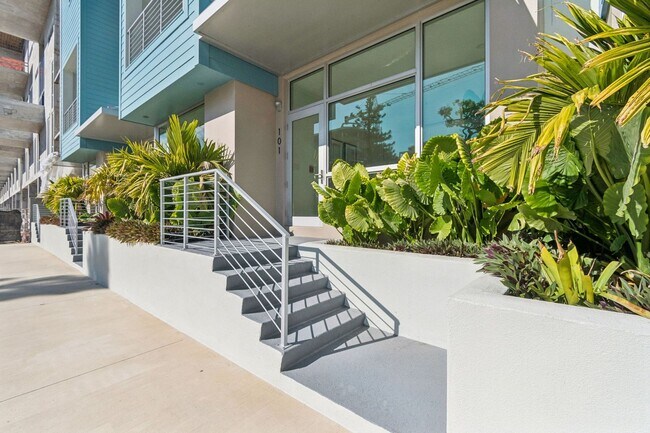 1343 4th St Unit 101