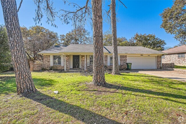 Building Photo - Newly Renovated! Rental