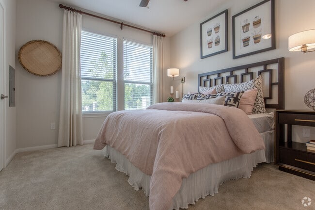 2 BR, 2 BA -1060 SF