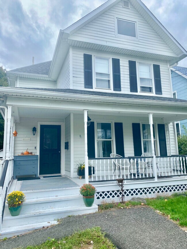 Photo - 8 Quintard Ave House