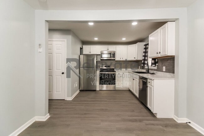 Photo - 129 S Old Church St