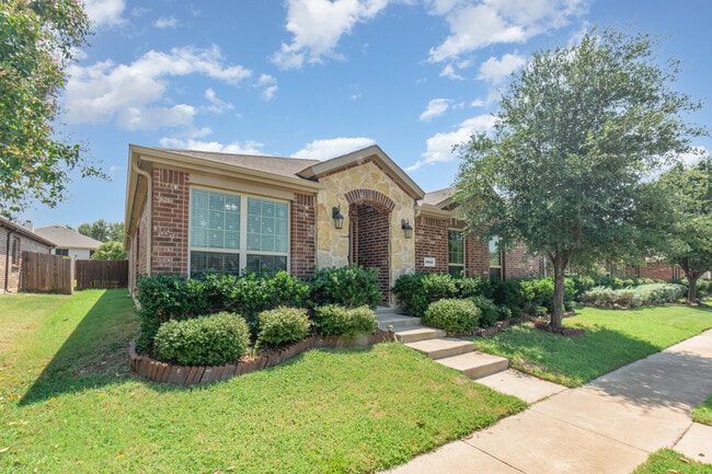Building Photo - 9012 Cross Oaks Ranch Blvd Rental