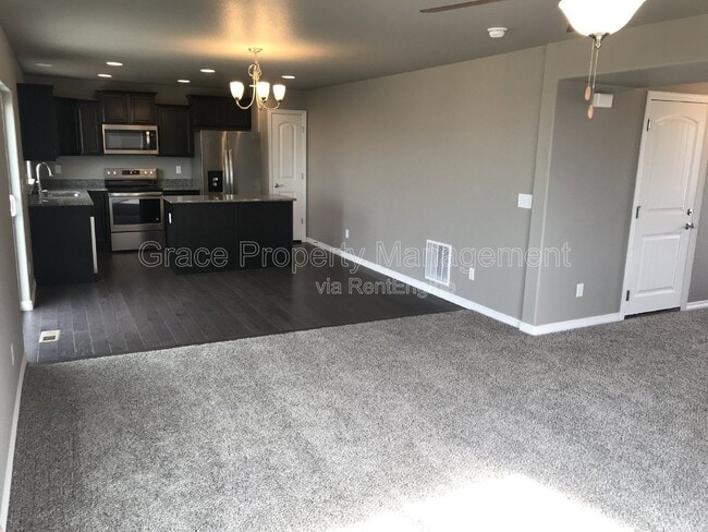 Photo - 2063 Tabor St