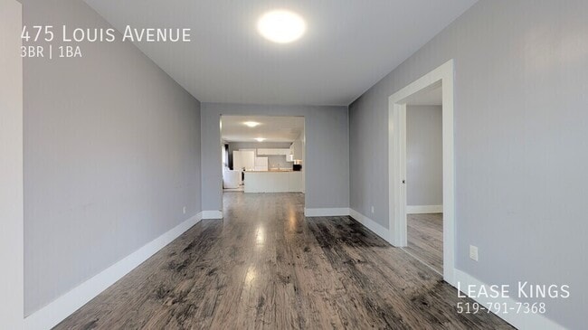 Photo - 475 Louis Ave