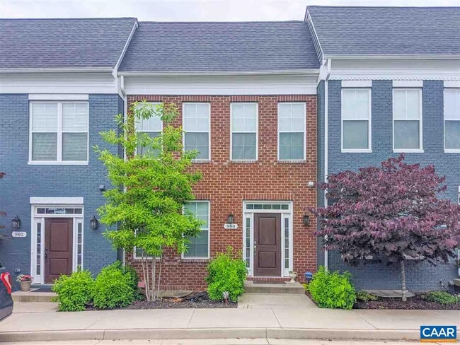 Photo - 980 Belvedere Way